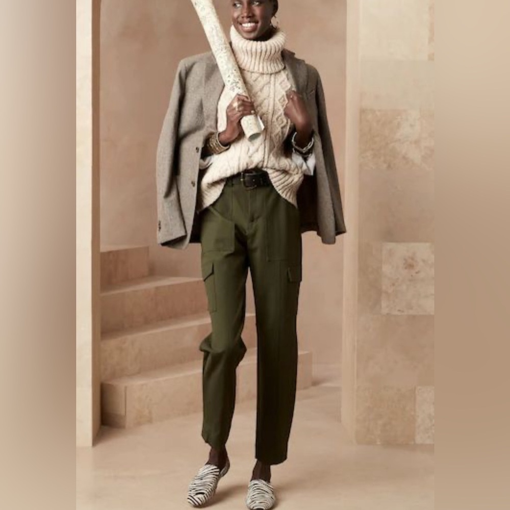 Banana Republic Refined Stretch Cargo pant - Olive Green- Sz 6L